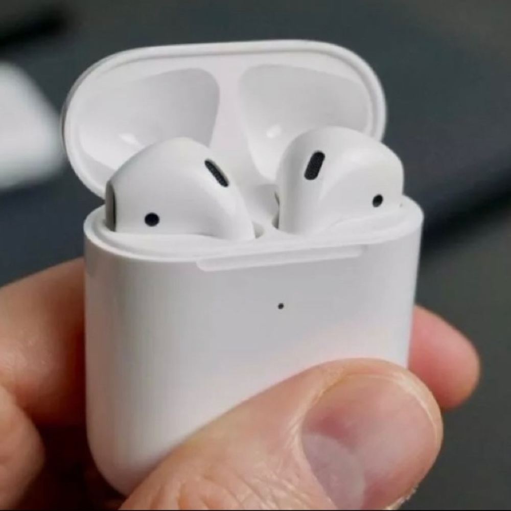 Airpods first gen!